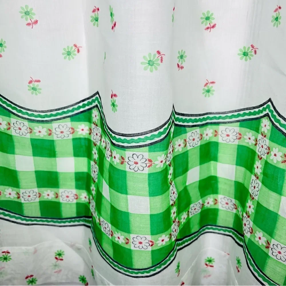 Floral Handmade Vintage Apron Skirt Tie Back Red Green White OS